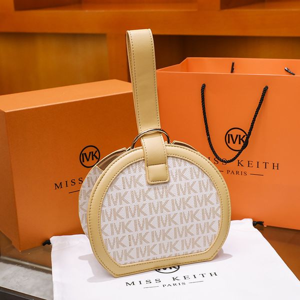 small mk2021 new messenger women's summer fashion apple popular round cake bag one shoulder
small mk2021 new messenger women's summer fashion apple popular round cake bag one shoulder