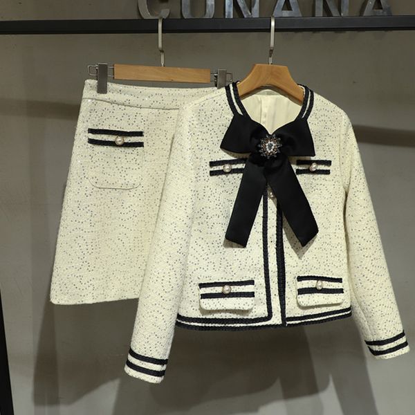 2021 new autumn winter tweed two women pearl sequin jacket coat + high waist skirt suits elegant chic ladies 2 piece set zwjk, Black;gray
2021 new autumn winter tweed two women pearl sequin jacket coat + high waist skirt suits elegant chic ladies 2 piece set zwjk, Black;gray