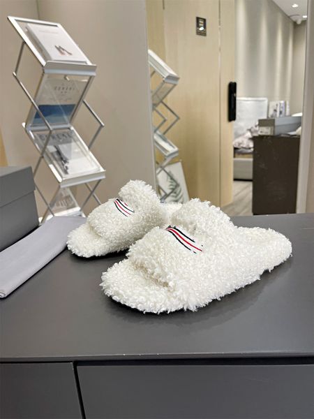 home slipper men word with letter embroidery hairy slippers female french fashion all-match flat-bottom non-slip 2021 summer early autumn, Black
home slipper men word with letter embroidery hairy slippers female french fashion all-match flat-bottom non-slip 2021 summer early autumn, Black