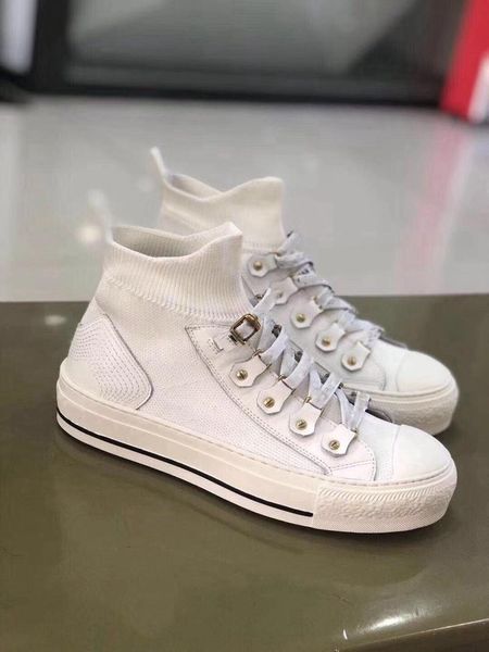 latest retro fashion children's blue twill print, letter flowers, ladies high rubber sneakers, low canvas shoes size 36-41, Black
latest retro fashion children's blue twill print, letter flowers, ladies high rubber sneakers, low canvas shoes size 36-41, Black