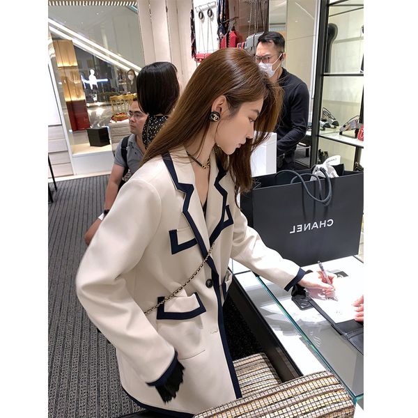 2021 korean chic casual lady coats stitching design long sleeve ladies jacket spring clothing 2021 autumn new, Black;brown
2021 korean chic casual lady coats stitching design long sleeve ladies jacket spring clothing 2021 autumn new, Black;brown