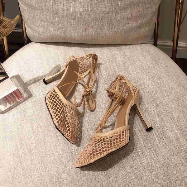 2022 women sandals high sandal womens shoes bind designers heels fine with thick party summer weddings dress slipper size 35-42 with box, Black
2022 women sandals high sandal womens shoes bind designers heels fine with thick party summer weddings dress slipper size 35-42 with box, Black