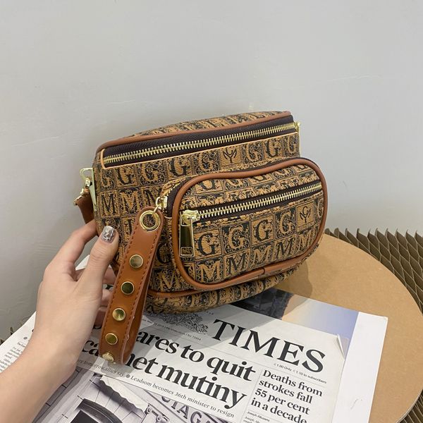 designer handbags printed 2021 new fashion soft leather one shoulder messenger bag foreign style chest waist bag women
designer handbags printed 2021 new fashion soft leather one shoulder messenger bag foreign style chest waist bag women
