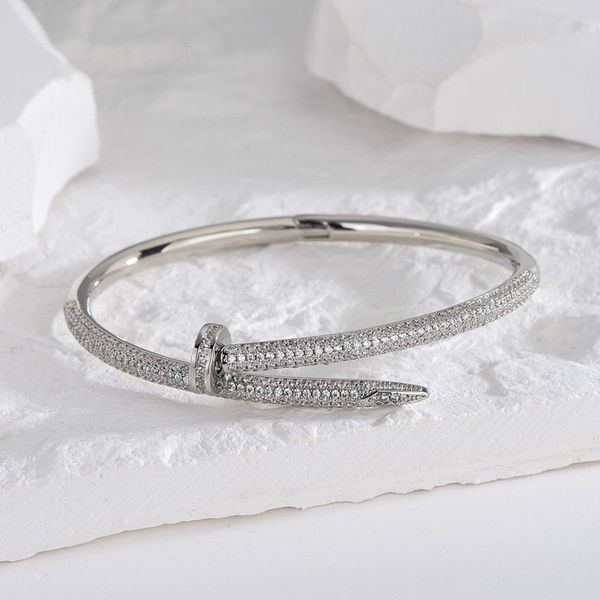 Donia jewelry luxury bangle nail bracelet exaggerated titanium steel micro-inlaid zircon gift from European and American fashion designers with box High quality
Donia jewelry luxury bangle nail bracelet exaggerated titanium steel micro-inlaid zircon gift from European and American fashion designers with box High quality