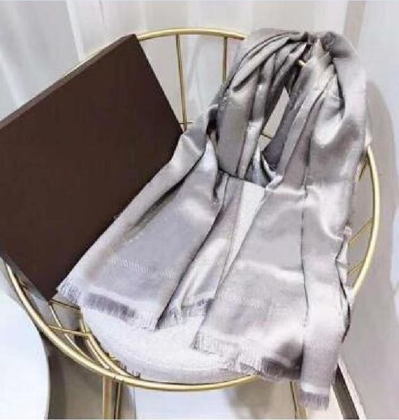 2022 g silk scarf fashion man women 4 season shawl scarf letter scarves size 180x70cm 6 color high quality, Blue;gray
2022 g silk scarf fashion man women 4 season shawl scarf letter scarves size 180x70cm 6 color high quality, Blue;gray