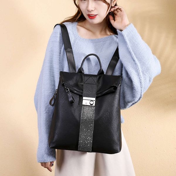 2021 soft leather diamond studded double shoulder bag women's high-capacity pu backpack schoolbag buckle
2021 soft leather diamond studded double shoulder bag women's high-capacity pu backpack schoolbag buckle