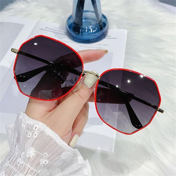 outdoor eyewear trend uv 400 metal for women & men rimless sunglasses oval gradient sun glasses shades
outdoor eyewear trend uv 400 metal for women & men rimless sunglasses oval gradient sun glasses shades