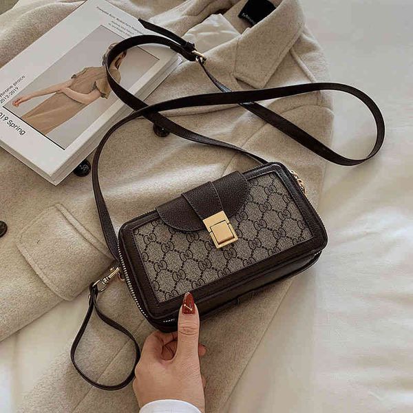 2022 factory wholesale net red fashion retro camera versatile buckle small square single shoulder messenger women's bag
2022 factory wholesale net red fashion retro camera versatile buckle small square single shoulder messenger women's bag