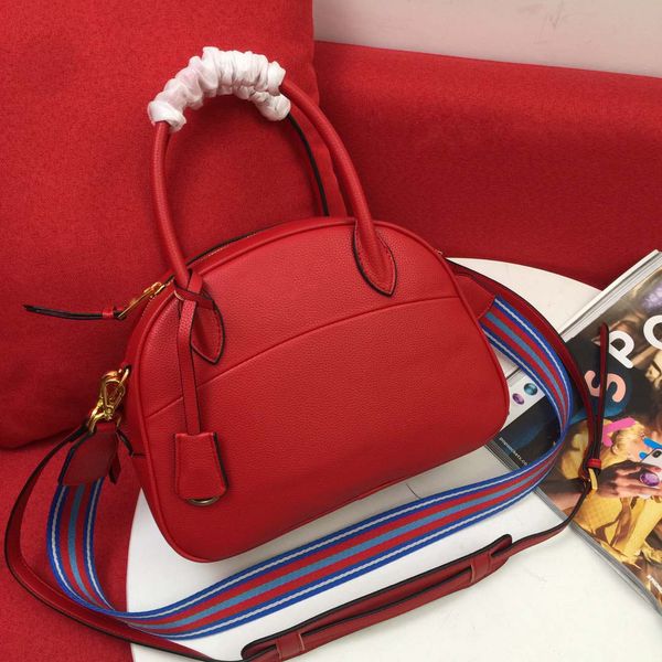 red handbags luxury designer shell handbag fashion shoulder bag leather material women messenger bags business briefcase lady gift
red handbags luxury designer shell handbag fashion shoulder bag leather material women messenger bags business briefcase lady gift