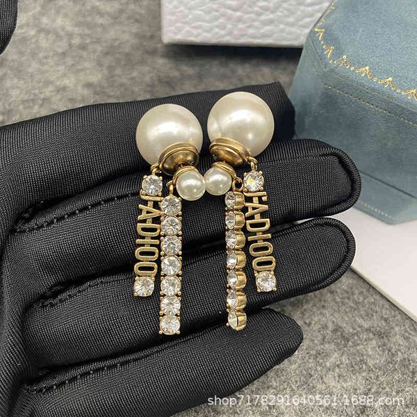 new old strip row drill size pearl front and back fashion earrings fine jewelry discount, Golden;silver
new old strip row drill size pearl front and back fashion earrings fine jewelry discount, Golden;silver