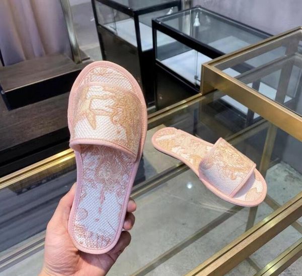 2021 paris women sandals slippers summer girls beach sandals slides flip flops loafers embroidered slippers with box large size35-42 04, Black
2021 paris women sandals slippers summer girls beach sandals slides flip flops loafers embroidered slippers with box large size35-42 04, Black