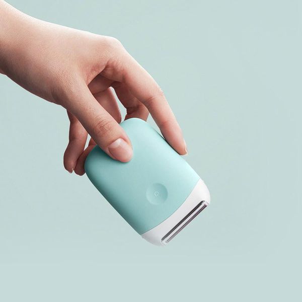 party favor portable electric shaver for women, body hair trimming, wet and dry use, ipx7 waterproof.
party favor portable electric shaver for women, body hair trimming, wet and dry use, ipx7 waterproof.