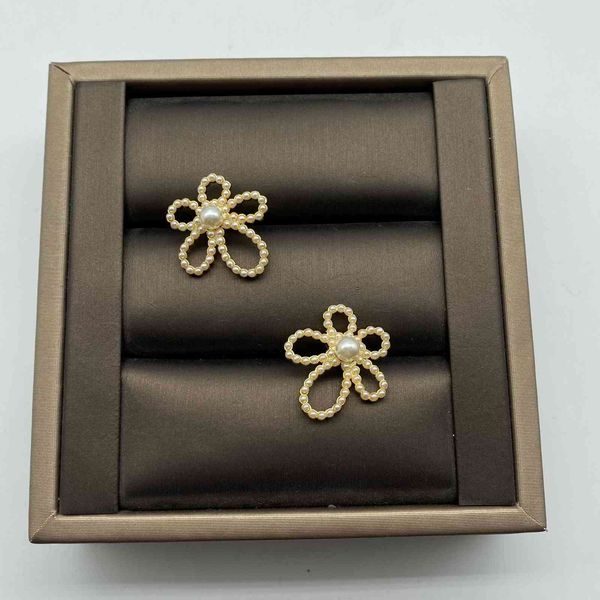 special offer 2021 luxury designer jewelry / new pearl inlaid flower petals with simple style and fashionable earrings, Silver
special offer 2021 luxury designer jewelry / new pearl inlaid flower petals with simple style and fashionable earrings, Silver