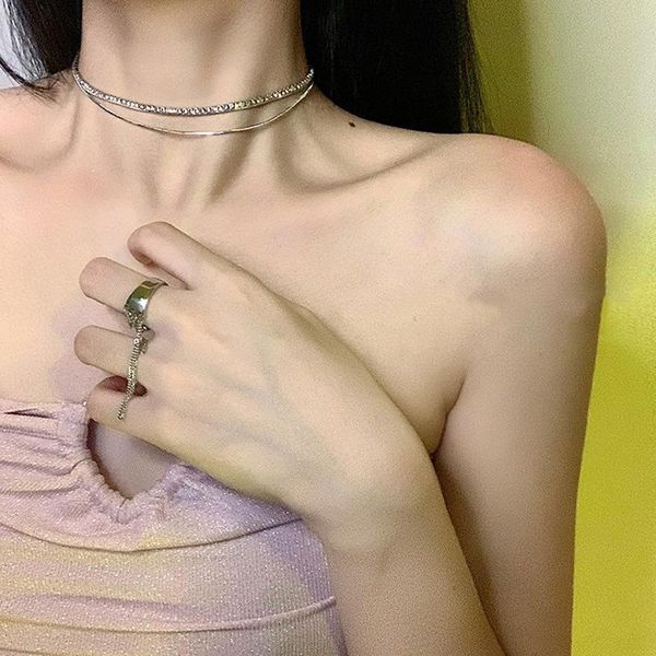 chokers 2021 temperament double snake bone chain necklace fashion high-end clavicle neck ornament, Golden;silver
chokers 2021 temperament double snake bone chain necklace fashion high-end clavicle neck ornament, Golden;silver