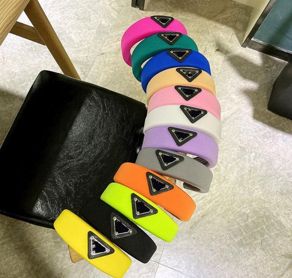 luxury brand designer triangle sign letter printing wide-brimmed headband candy color wholesale fashion womens sponge hairpin hairband headw, Black;brown
luxury brand designer triangle sign letter printing wide-brimmed headband candy color wholesale fashion womens sponge hairpin hairband headw, Black;brown