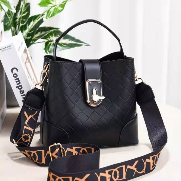 evening bags women's bag 2021 spring fashion korean single shoulder bucket letter
evening bags women's bag 2021 spring fashion korean single shoulder bucket letter