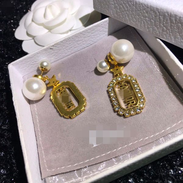 d home / dijia 2021 classic ja pearl female letter full diamond earrings small fragrance, Golden
d home / dijia 2021 classic ja pearl female letter full diamond earrings small fragrance, Golden