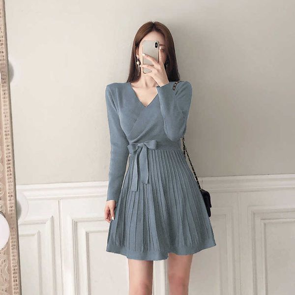 autumn winter women sweater dress v-neck chic female a-line soft knitted short dresses high elastic elegant warm vestido 210529, Black;gray
autumn winter women sweater dress v-neck chic female a-line soft knitted short dresses high elastic elegant warm vestido 210529, Black;gray
