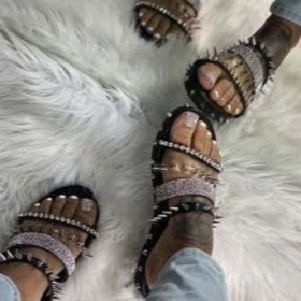 sandals 2021 summer avant-garde women's rivets water drill flat with bottom cool drag, Black
sandals 2021 summer avant-garde women's rivets water drill flat with bottom cool drag, Black