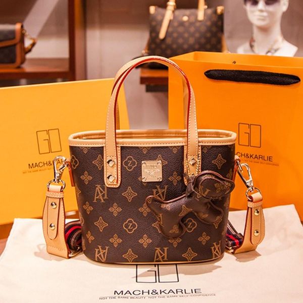 evening bags 2021 spring shoulder messenger genuine leather large capacity casual totes luxury fashion women purse and handbags
evening bags 2021 spring shoulder messenger genuine leather large capacity casual totes luxury fashion women purse and handbags
