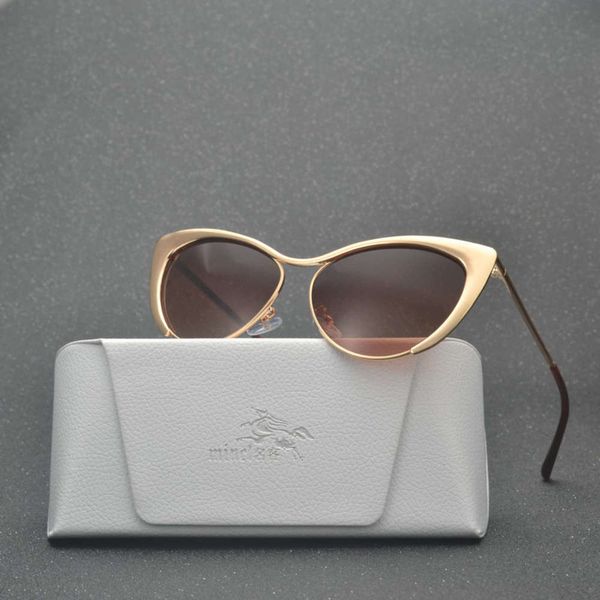 fashion rose gold mirror sunglasses women brand designer metal frame lady sun glasses cat female fml, White;black
fashion rose gold mirror sunglasses women brand designer metal frame lady sun glasses cat female fml, White;black