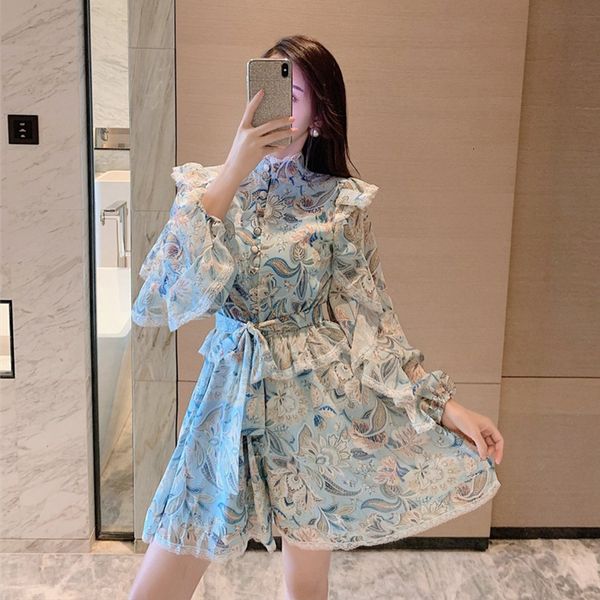 autumn new silk ladies vintage blue skies pattern slobbering lace collar long sleeve hiking shorts of a kawaii piece 5zbi, Black;gray
autumn new silk ladies vintage blue skies pattern slobbering lace collar long sleeve hiking shorts of a kawaii piece 5zbi, Black;gray