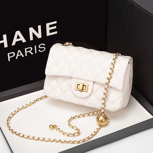 high sense women's foreign style new fashion net red messenger bag fashion minority small fragrance lingge chain bag
high sense women's foreign style new fashion net red messenger bag fashion minority small fragrance lingge chain bag