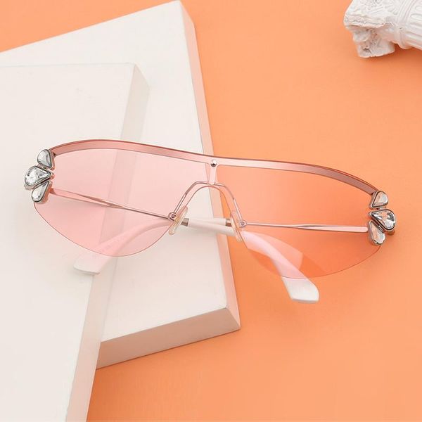 sunglasses metal rimless lady luxury diamond-encrusted one-piece 2021, White;black
sunglasses metal rimless lady luxury diamond-encrusted one-piece 2021, White;black