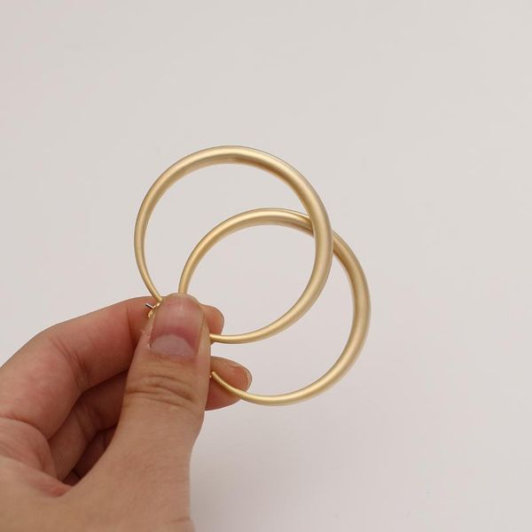 hoop & huggie 2021 fashion minimalist metal round hollow earrings golden texture copper loop for women jewelry gift, Golden;silver
hoop & huggie 2021 fashion minimalist metal round hollow earrings golden texture copper loop for women jewelry gift, Golden;silver