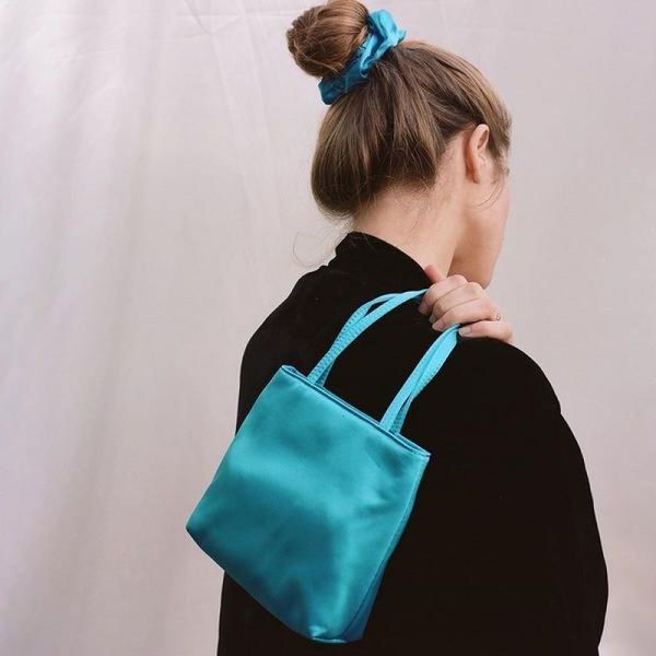 bag women's new korean version simple fashion satin minority design versatile handbag shopping armpit
bag women's new korean version simple fashion satin minority design versatile handbag shopping armpit