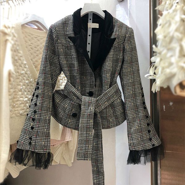 2021 Autumn Female New Fashion Trumpet Carved Sleeve Collar Lady in Single Plaid Office Breasted Blazer Rc50 66at, White;black
2021 Autumn Female New Fashion Trumpet Carved Sleeve Collar Lady in Single Plaid Office Breasted Blazer Rc50 66at, White;black