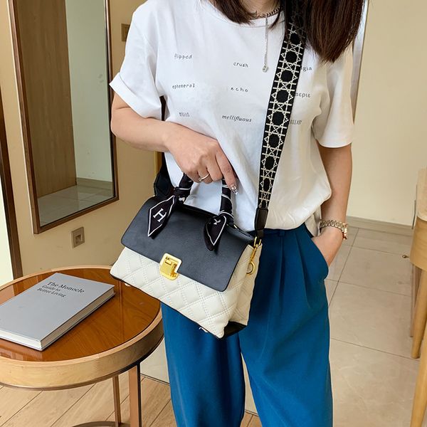 fashion textured silk scarf handbag women's new wide shoulder belt messenger lingge single small square handbags sale
fashion textured silk scarf handbag women's new wide shoulder belt messenger lingge single small square handbags sale