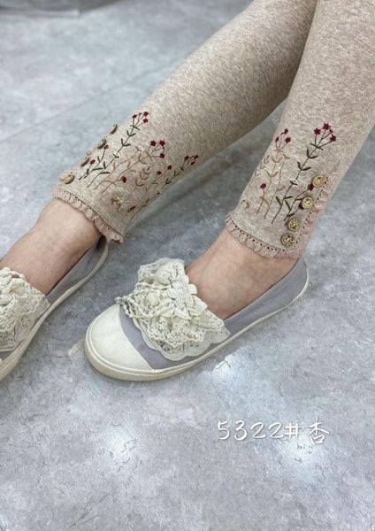 early spring lace embroidery stretch slim women's pants trousers button-style outer wear leggings 2021 temperament light luxury & capri, Black;white
early spring lace embroidery stretch slim women's pants trousers button-style outer wear leggings 2021 temperament light luxury & capri, Black;white