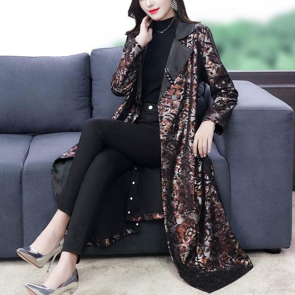 women's trench coats vintage printed coat 2021 early autumn large size silk jacket women lapel fashion long sleeve no button windbreake, Tan;black
women's trench coats vintage printed coat 2021 early autumn large size silk jacket women lapel fashion long sleeve no button windbreake, Tan;black