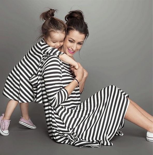 casual dresses black and white striped pockets decorated half-sleeved fashion dress, Black;gray
casual dresses black and white striped pockets decorated half-sleeved fashion dress, Black;gray