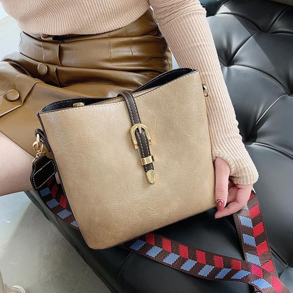 shoulder bags likethis wide strap bucket bag for women luxury designer female handbags pu leather crossbody 2021
shoulder bags likethis wide strap bucket bag for women luxury designer female handbags pu leather crossbody 2021
