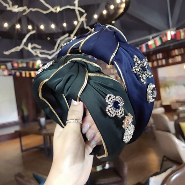 new arrival british style pearl crystal hair hoop women hight street headband girls fashion hair accessories luxury headwear
new arrival british style pearl crystal hair hoop women hight street headband girls fashion hair accessories luxury headwear