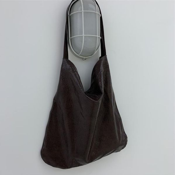 2021 summer fashion female bags crocodile pattern bucket large capacity shopping messenger shoulder bag
2021 summer fashion female bags crocodile pattern bucket large capacity shopping messenger shoulder bag