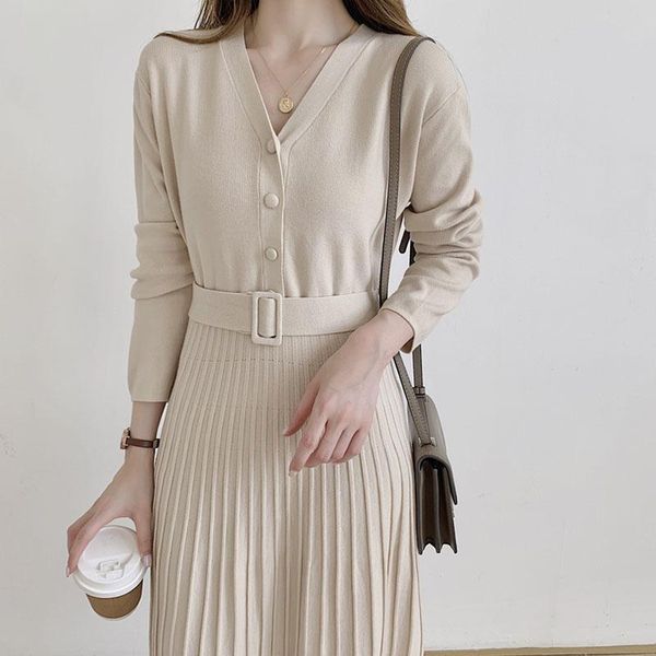 casual dresses korean v-neck single-breasted lace-up waist pleated knitted dress female 2021 fall/winter thick warm sweater, Black;gray
casual dresses korean v-neck single-breasted lace-up waist pleated knitted dress female 2021 fall/winter thick warm sweater, Black;gray