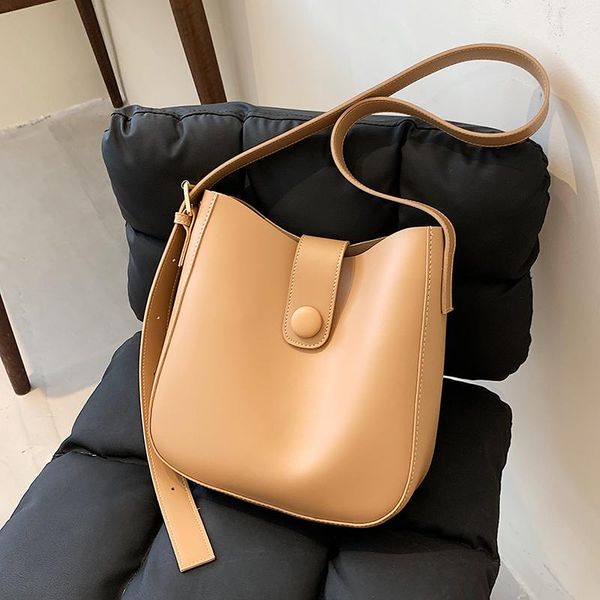 shoulder bags niche design large-capacity female bag 2021 fashion underarm senior messenger bucket width: 29cm
shoulder bags niche design large-capacity female bag 2021 fashion underarm senior messenger bucket width: 29cm
