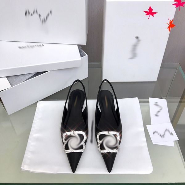2021 good quality fashion women luxurys designers shoes designer sandals womens luxury high heels sandal dress shoess with box size 35-41 -k, Black
2021 good quality fashion women luxurys designers shoes designer sandals womens luxury high heels sandal dress shoess with box size 35-41 -k, Black