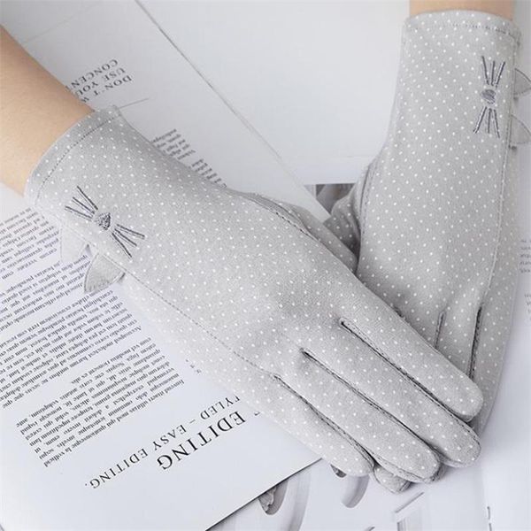 five fingers gloves women driving summer spring stretch sunscreen anti-uv anti-slip glove breathable mittens 2021 lady driver using, Blue;gray
five fingers gloves women driving summer spring stretch sunscreen anti-uv anti-slip glove breathable mittens 2021 lady driver using, Blue;gray