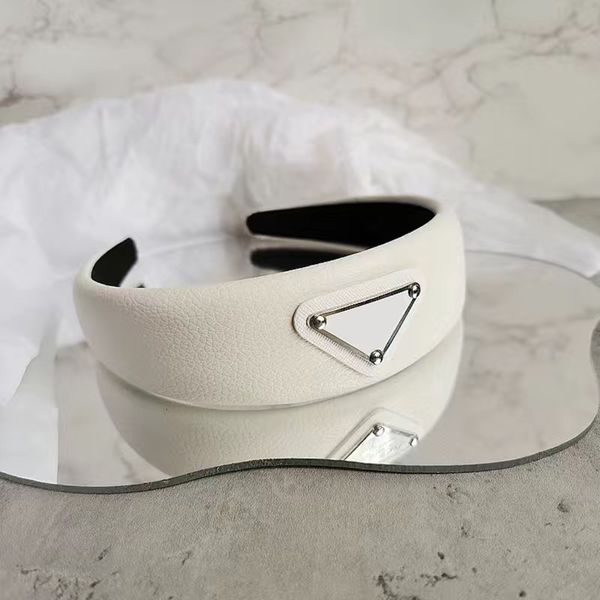 

Fashion Famouse Brand Triangle Letter Headband Candy Color Women Girl Letter Hairband with Stamp Hair Accessories High Quality PU HairBands