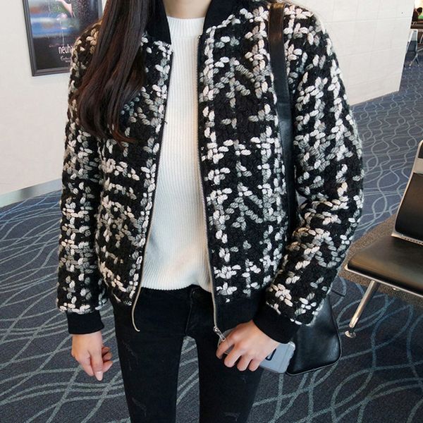 new houndstooth thick wool coat women 2021 fashion ladies long sleeve fall winter baseball tweed jacket casaco feminino c53 r859, Tan;black
new houndstooth thick wool coat women 2021 fashion ladies long sleeve fall winter baseball tweed jacket casaco feminino c53 r859, Tan;black