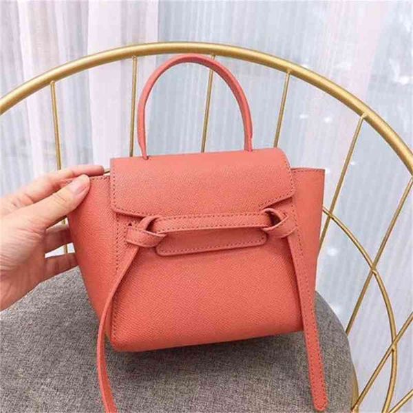 design hand 2021 new trend catfish mini leather women's rolled wing bag one shoulder messenger bag, Red;black
design hand 2021 new trend catfish mini leather women's rolled wing bag one shoulder messenger bag, Red;black