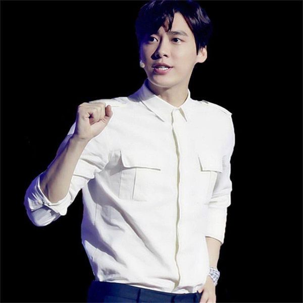 men's casual shirts summer li yifeng the same solid color long-sleeved epaulettes square collar slim-fit multi-pocket shirt trend, White;black
men's casual shirts summer li yifeng the same solid color long-sleeved epaulettes square collar slim-fit multi-pocket shirt trend, White;black