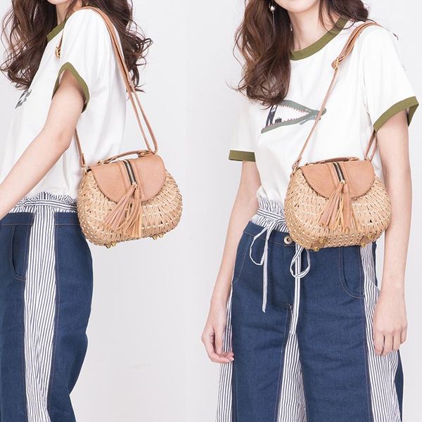 shoulder bags kissyenia 2021 stylish ins straw for women handmade wicker female bohemia rattan knitted clutch
shoulder bags kissyenia 2021 stylish ins straw for women handmade wicker female bohemia rattan knitted clutch