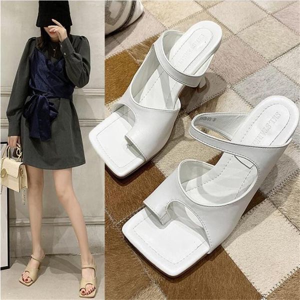 2021 new square head sandals female personality clip toe back high-heeled sandals retro sets of feet slippers, Black
2021 new square head sandals female personality clip toe back high-heeled sandals retro sets of feet slippers, Black