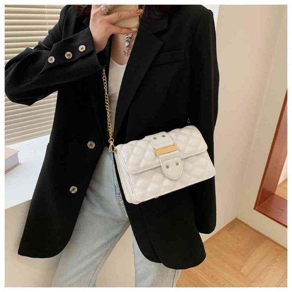 net red 2021 new trend korean fashion women's lingge lock slanting single shoulder small square bag
net red 2021 new trend korean fashion women's lingge lock slanting single shoulder small square bag