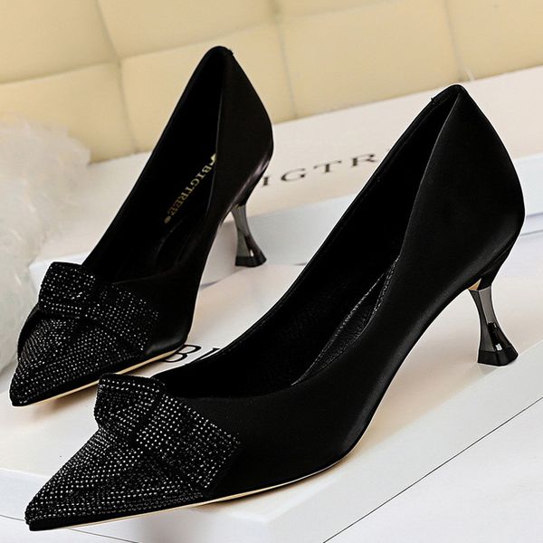 rainston pumps. cat tracks. elegant high heels. eooq, Black